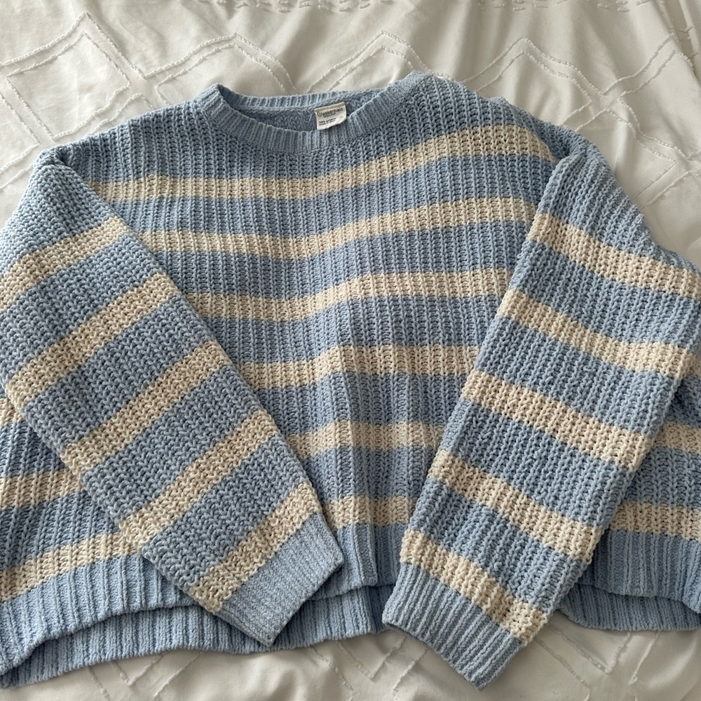 tilly’s blue and white striped knitted sweater